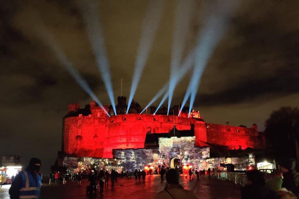 Royal Mile Apt, Just 1 Min From Edinburgh Castle! エクステリア 写真