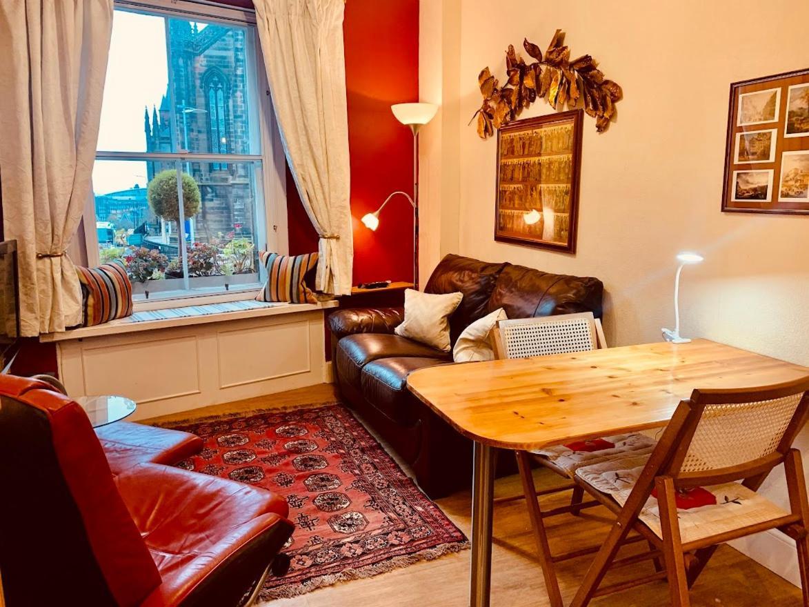 Royal Mile Apt, Just 1 Min From Edinburgh Castle! エクステリア 写真